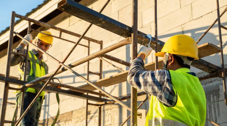 Professional gutter cleaning in Paullina, IA